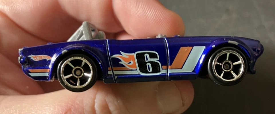 Blue Triumph TR6 - Hot Wheels 2010 más rápido que nunca 3/10 diecast 1:64 - LIMPIO Foto 4 de 4