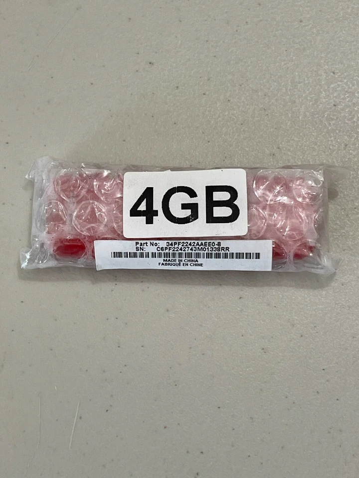 Creative MuVo T100 4 GB Red Digital Media Sport USB Thumb Flash Drive MP3 Player - Image 3 of 4