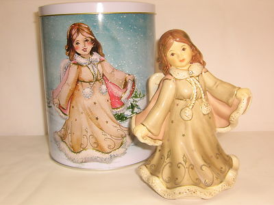 Goebel Jahresengel / Annual Angel 2015  '' Wintertanz''  41-530-01-5  15,5 cm