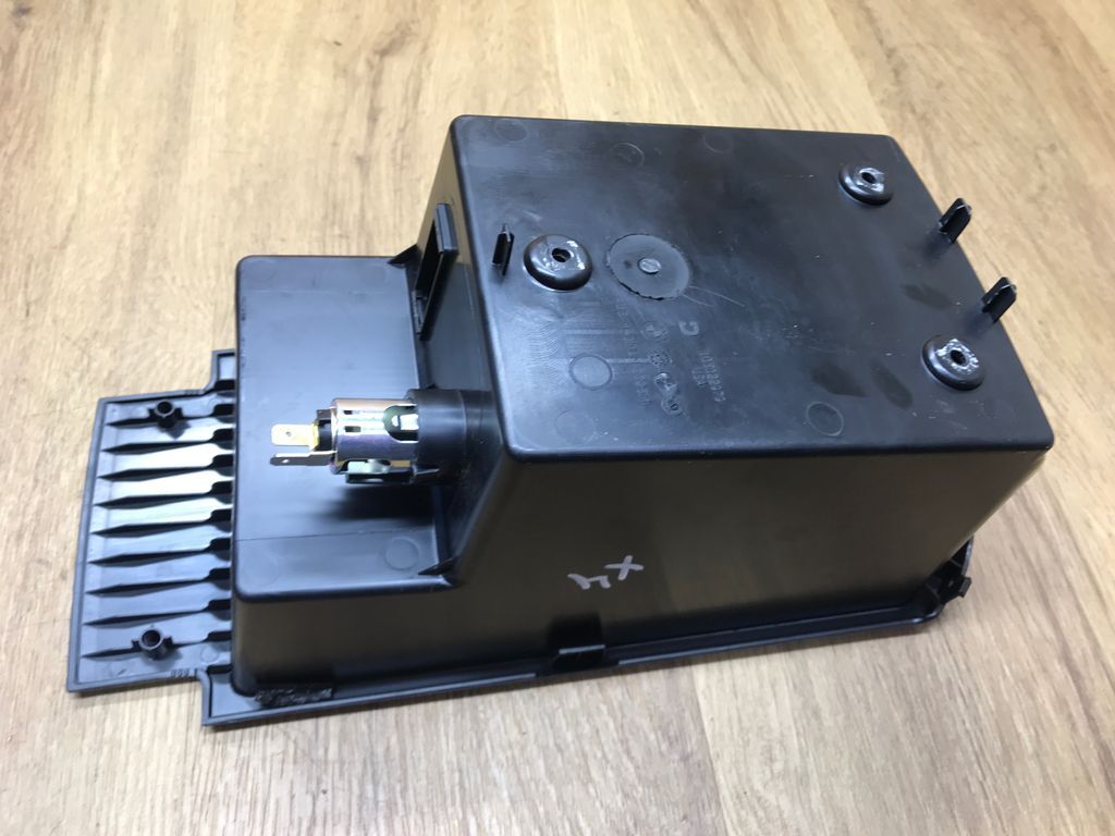 BMW F25 X3 X Drive 2014-2017 Centre Console Armrest Unit 105022979 