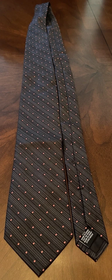 Corbata de cuello Van Heusen negra rosa 100 % seda para hombre hecha en China Foto 3 de 4