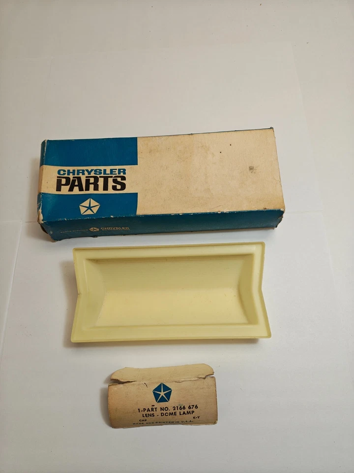 Dodge Plymouth Chrysler Newport Savoy 1961-1965 luz domo lámpara lente 2166676 nuevo en stock Foto 2 de 4