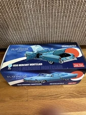 Sun Star 1956 Mercury Montclair Convertible Platinum Collection 1/18 Scale 5136