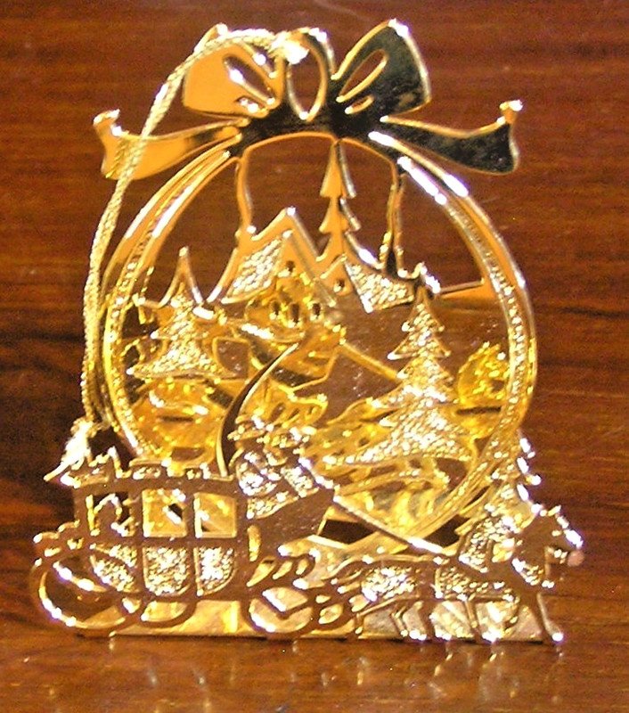VINTAGE 1988 DANBURY MINT 23K CHRISTMAS COACH Christmas ORNAMENT