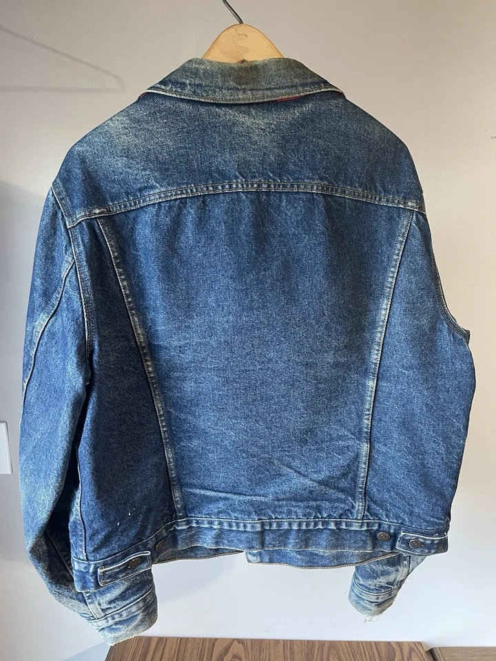 Винтажная темная джинсовая куртка дальнобойщика 80-х Levis 70411 0816 с фланелевой подкладкой размер 46 - Изображение 4 из 4