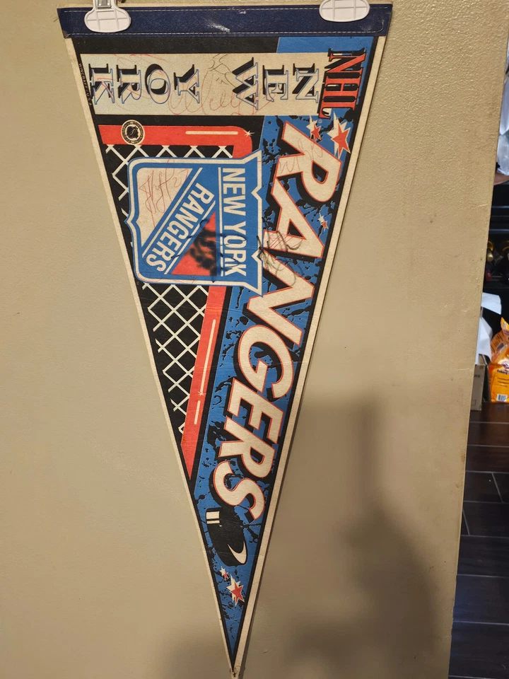 NEW YORK RANGERS NET NHL HOCKEY VINTAGE RETRO PENNANT 1/12/25 - Image 2 of 2