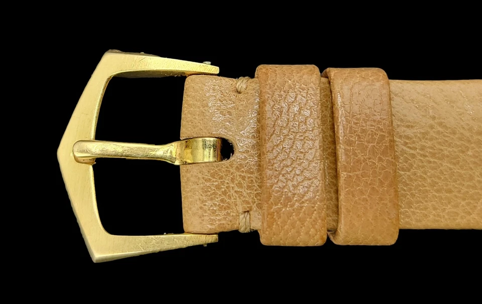 Patek Phillipe ref 1531 18Kt Solid Gold Watch with Service Box & Original Buckle - Image 4 of 4