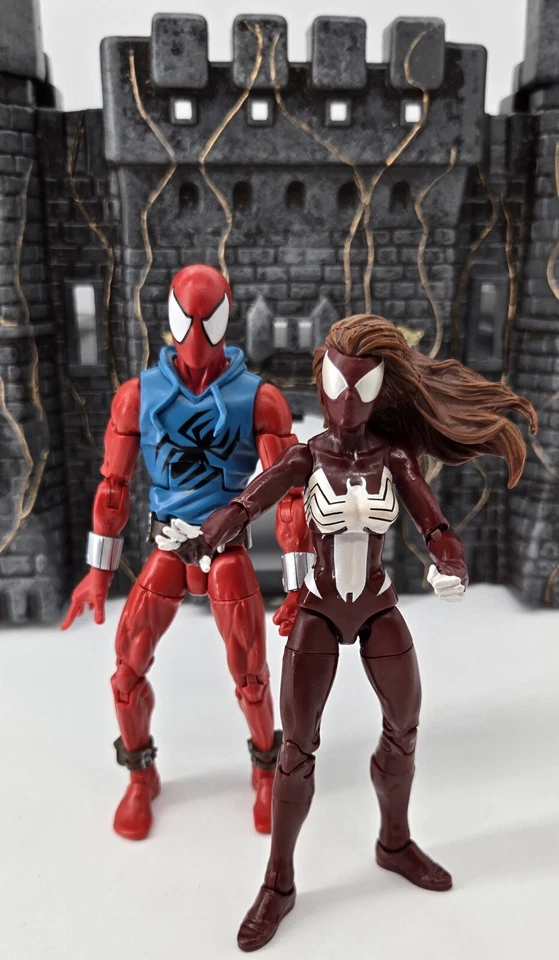Marvel Legends Spider-Man Araña Escarlata y Araña-Mujer Guerreros de la Web Set Foto 2 de 4