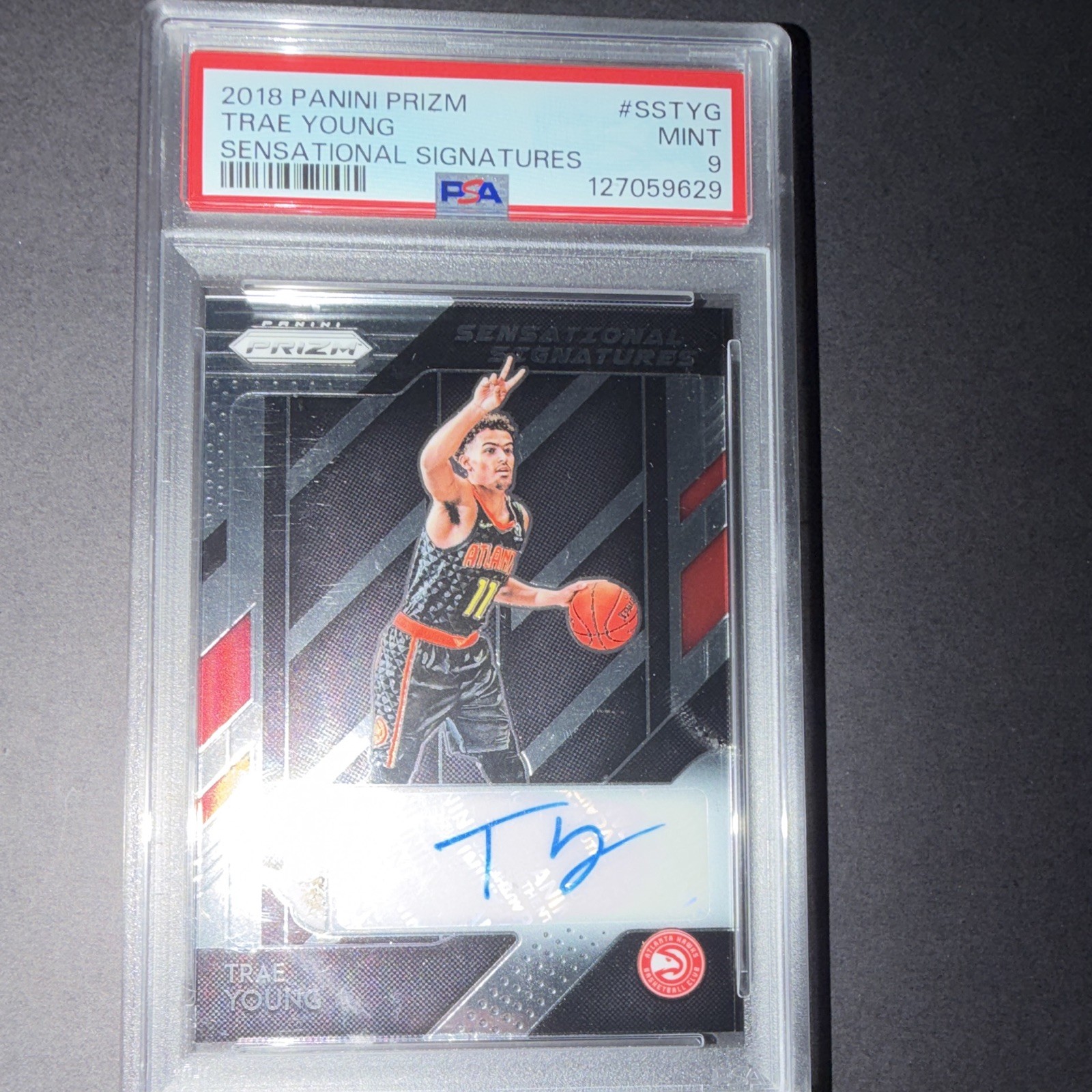 Panini 2018-19 Prizm Trae Young RC Sensational Signatures Auto PSA Mint 9