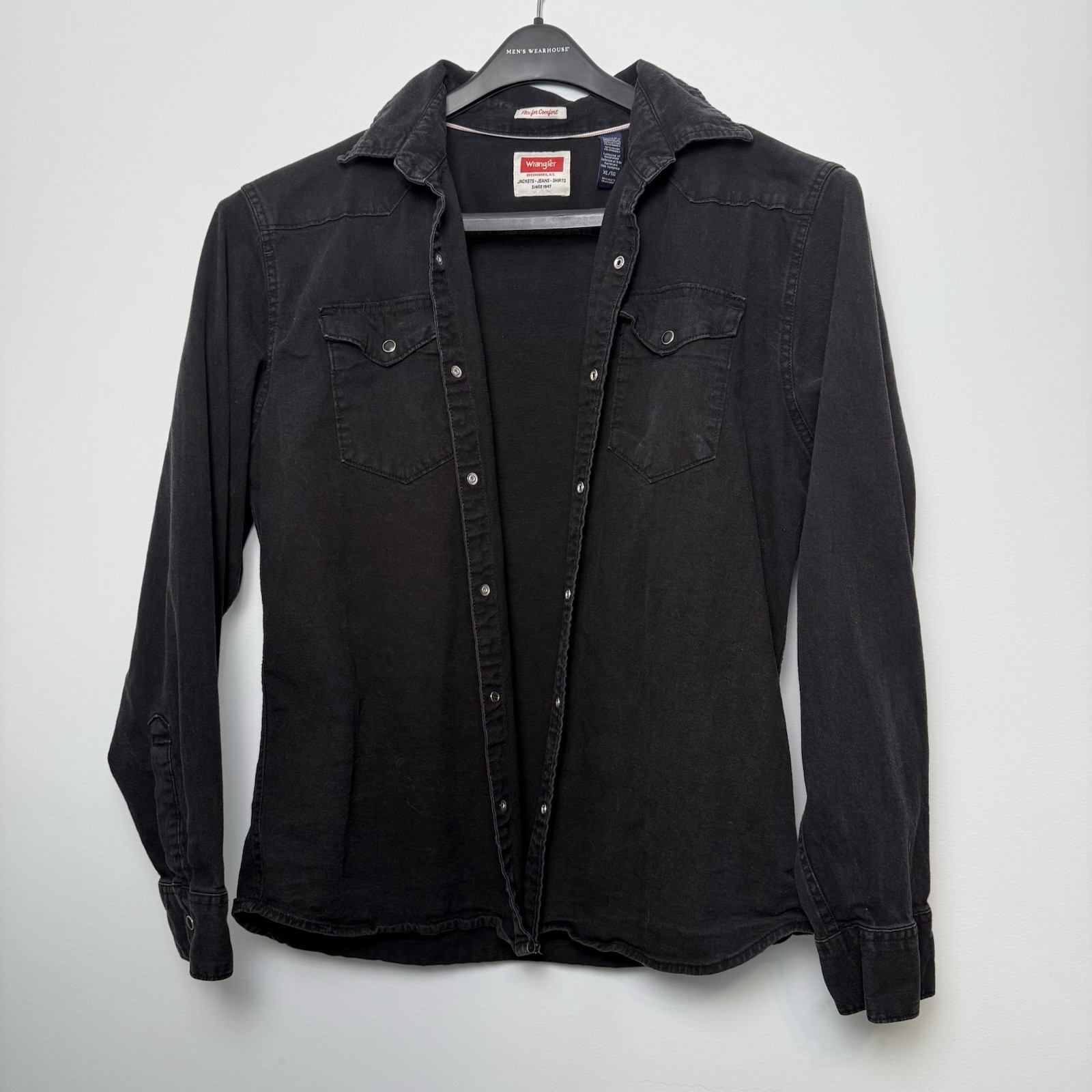 Wrangler Men's Black Cotton Long Sleeve Western shirt Size XL With Pearl Snaps