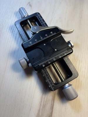 RRS Really Right Stuff B150 D Macro Focusing Rail