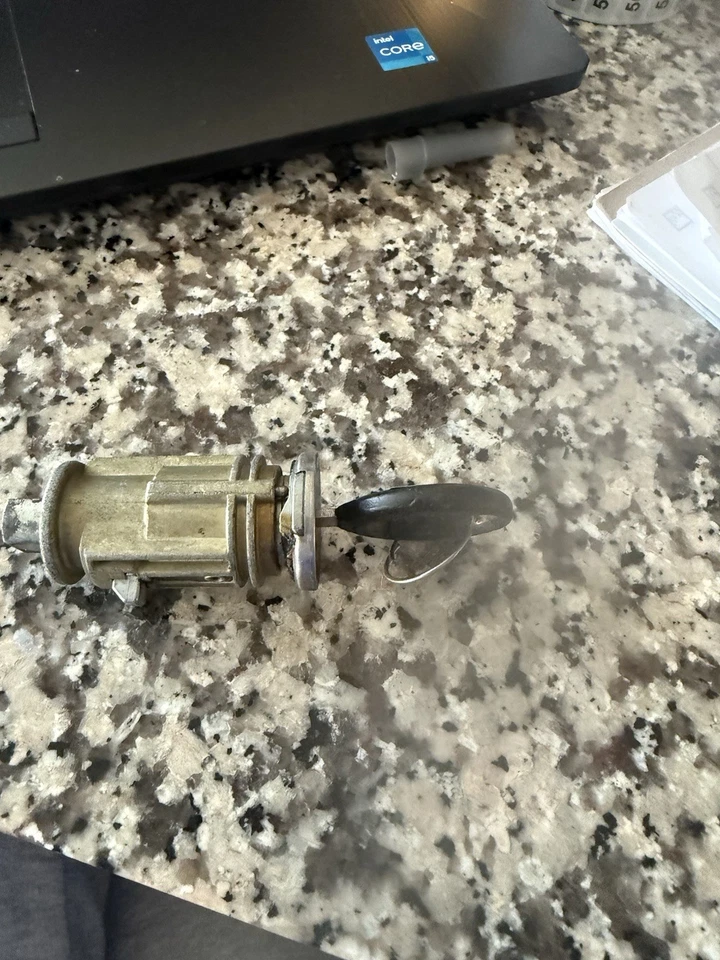 Jeep Liberty 2003 interruptor de encendido cerradura y llave Foto 2 de 4