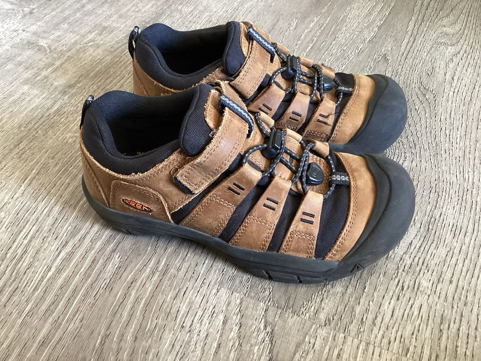 Scarpe sportive impermeabili Keen Youth Newport H2 bambino taglia 4 marrone nero sneakers