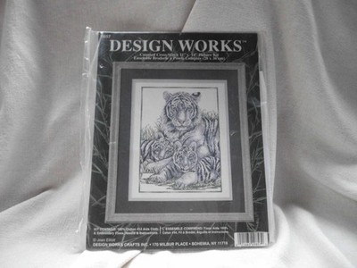 DESIGN WORKS VERSIEGELTES KREUZSTICH-SET ''WEISSE TIGER'' von JOAN ELLIOTT VINTAGE