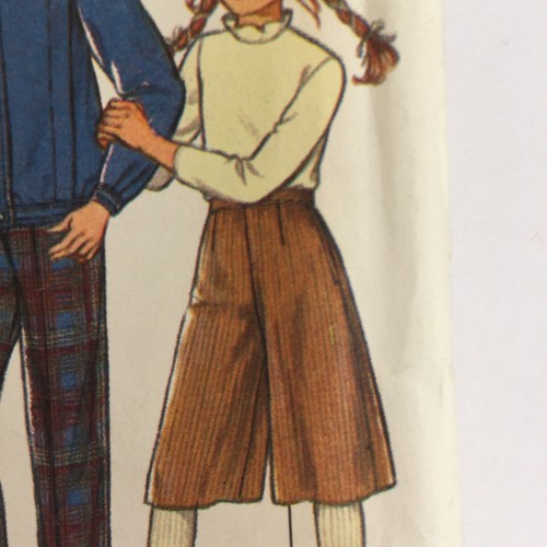 Style 3941 Hooded Sports Jacket Skirt Culottes Trousers Girls New Uncut Pattern - Picture 4 of 11