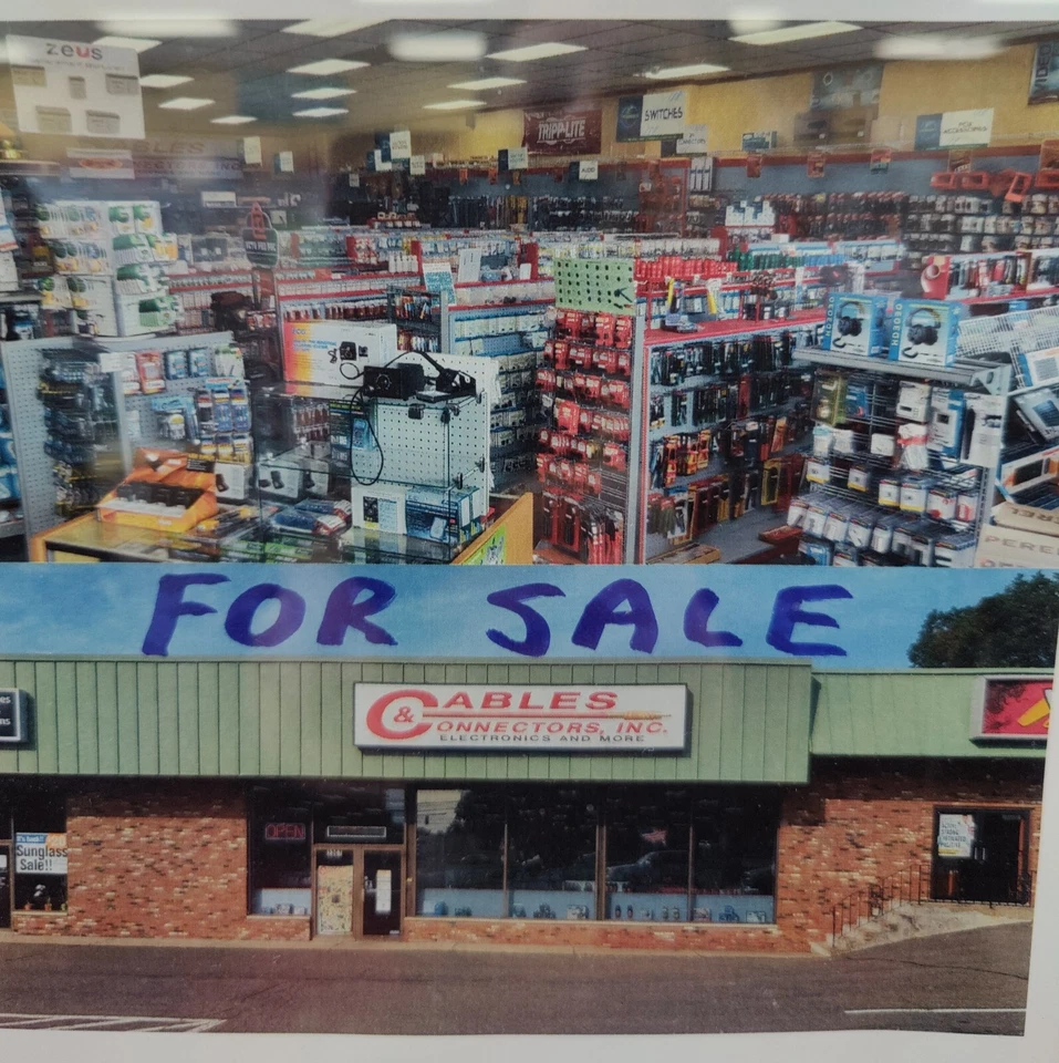 LOT 55350-E (3) 10FT DVI to VGA Monitor Cables . - Image 3 of 3