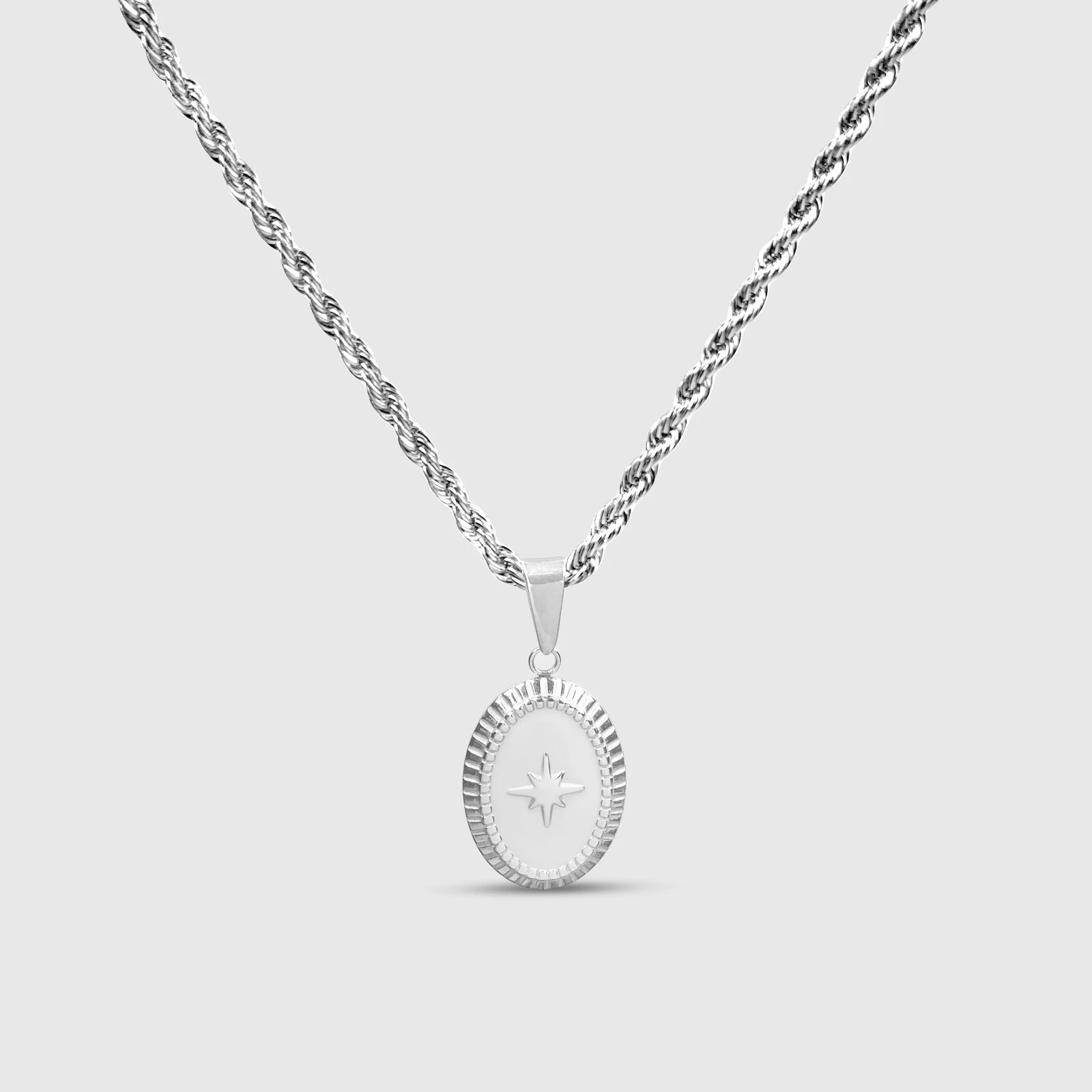 Collier pendentif North Star   pendentif ovale design argent élégant unique pour hommes