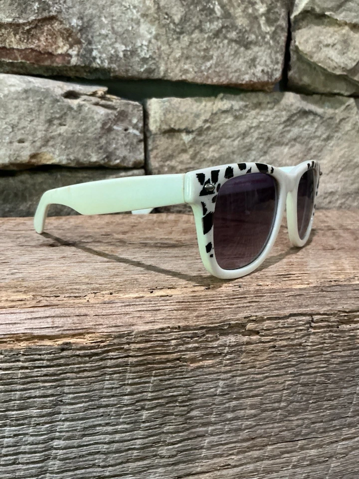 GAFAS DE SOL BETSEY JOHNSON BJ216 80 BLANCO CUERVO ANIMAL PRINT $55 140 TEMPLE ❤️ Foto 3 de 4