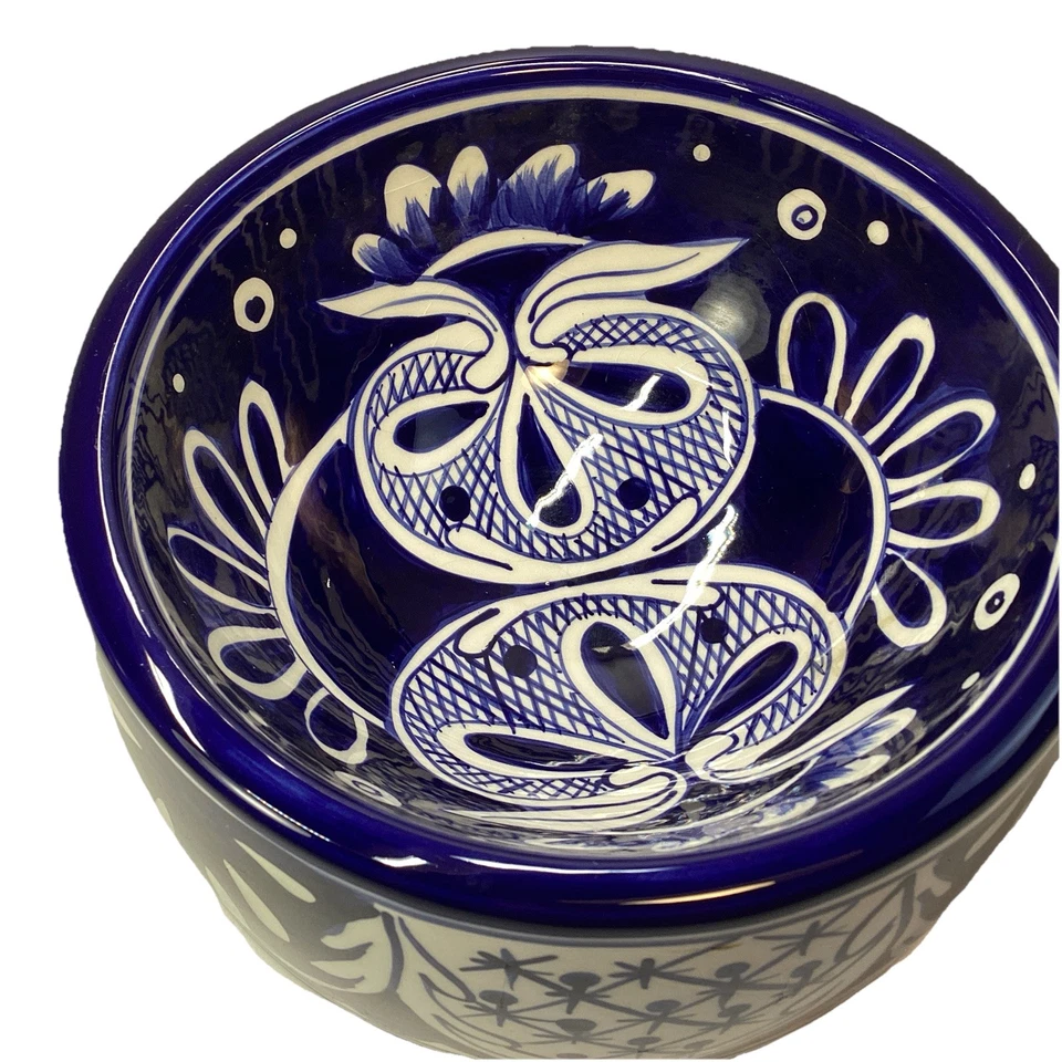 Cuenco para mascotas cerámica Talevera 7 pulgadas criatura confort azul y blanco Foto 2 de 4