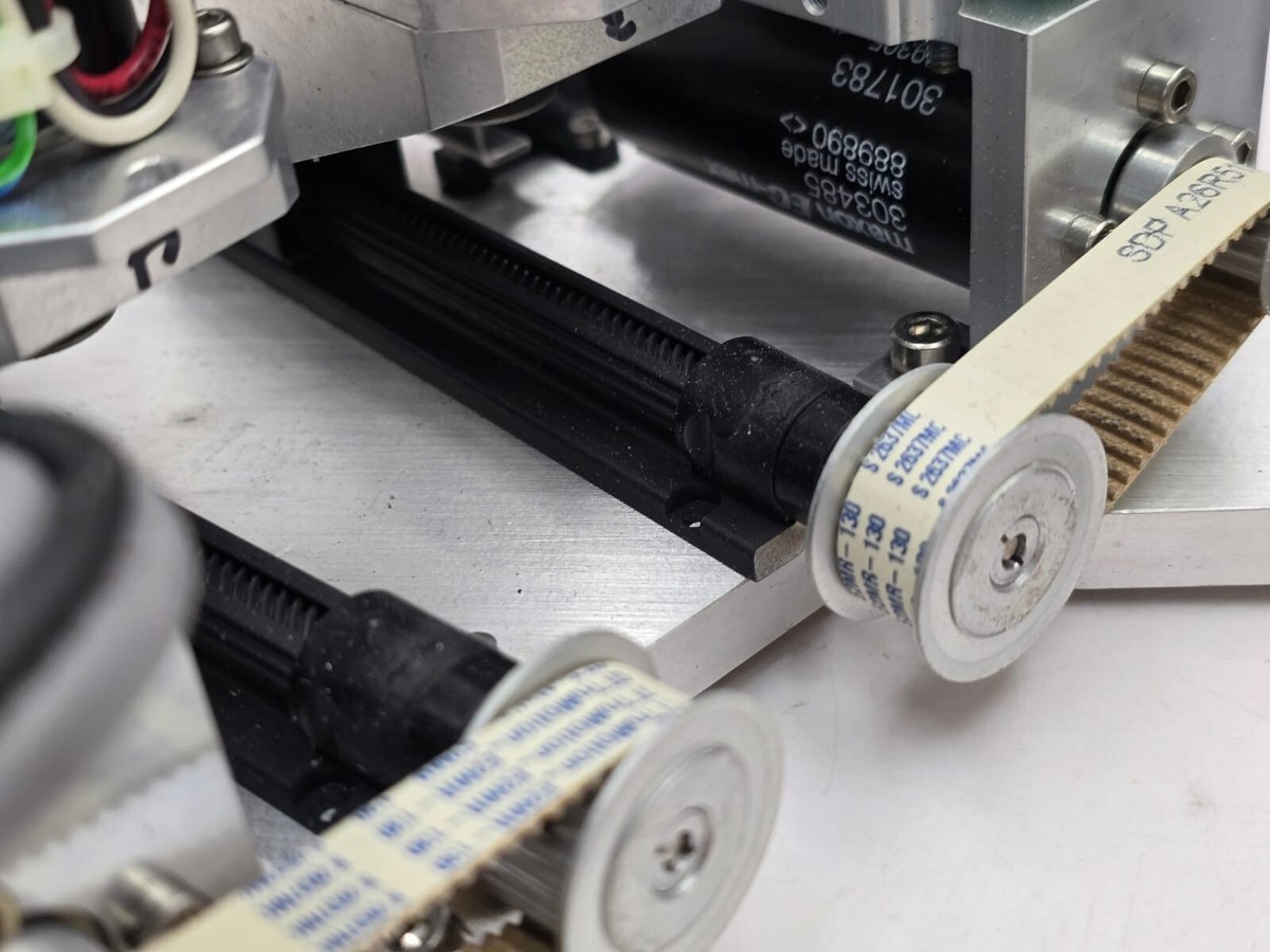 Stand X Z includes 8 pcs Maxon 303485 motors linears,control Stand X Z includes 8 pcs Maxon 303485 motors linears,control