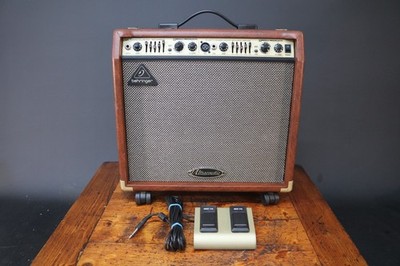 Behringer Ultracoustic ACX450 Akustikgitarre und Gesangsverstärker & Fußschalter