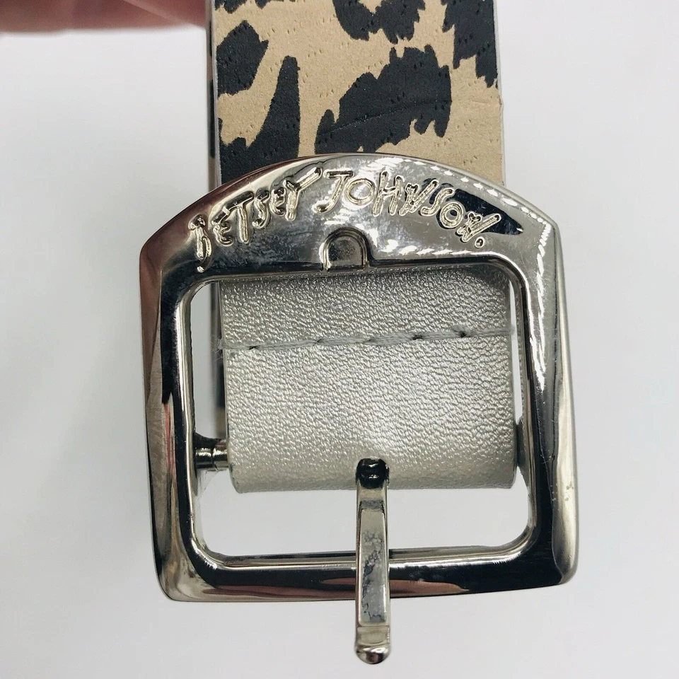 NUEVO Cinturón Betsey Johnson Marrón Tostado Leopardo Hebilla Logo 40x1 Pulgadas S, M, L Foto 2 de 4
