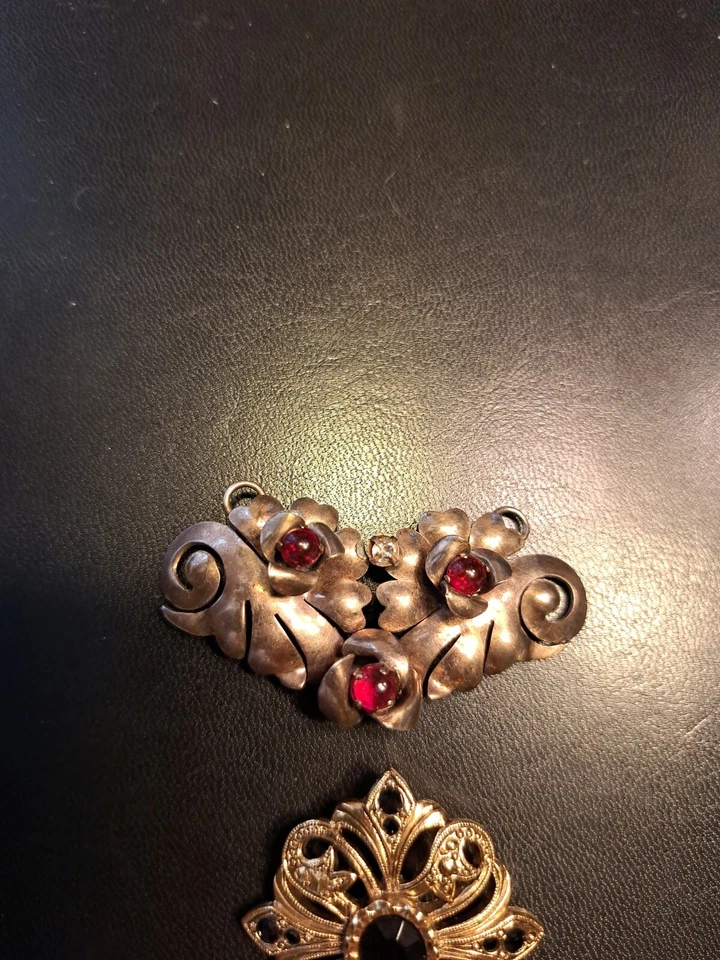 Black Onyx Faux Gold Tone Pendant Gold Tone Red Gemstone Faux Non Magnetic... - Image 4 of 4