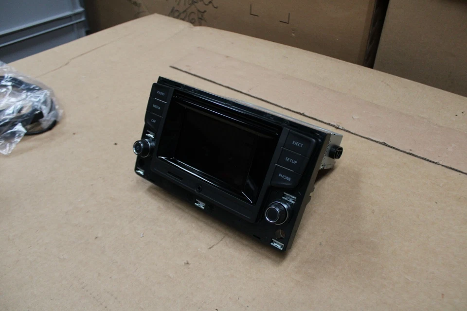 VW Golf Sportsvan 510 Composition Color Radio SD MIB2 Bluetooth DAB 510035869C . - Imagen 2 de 4