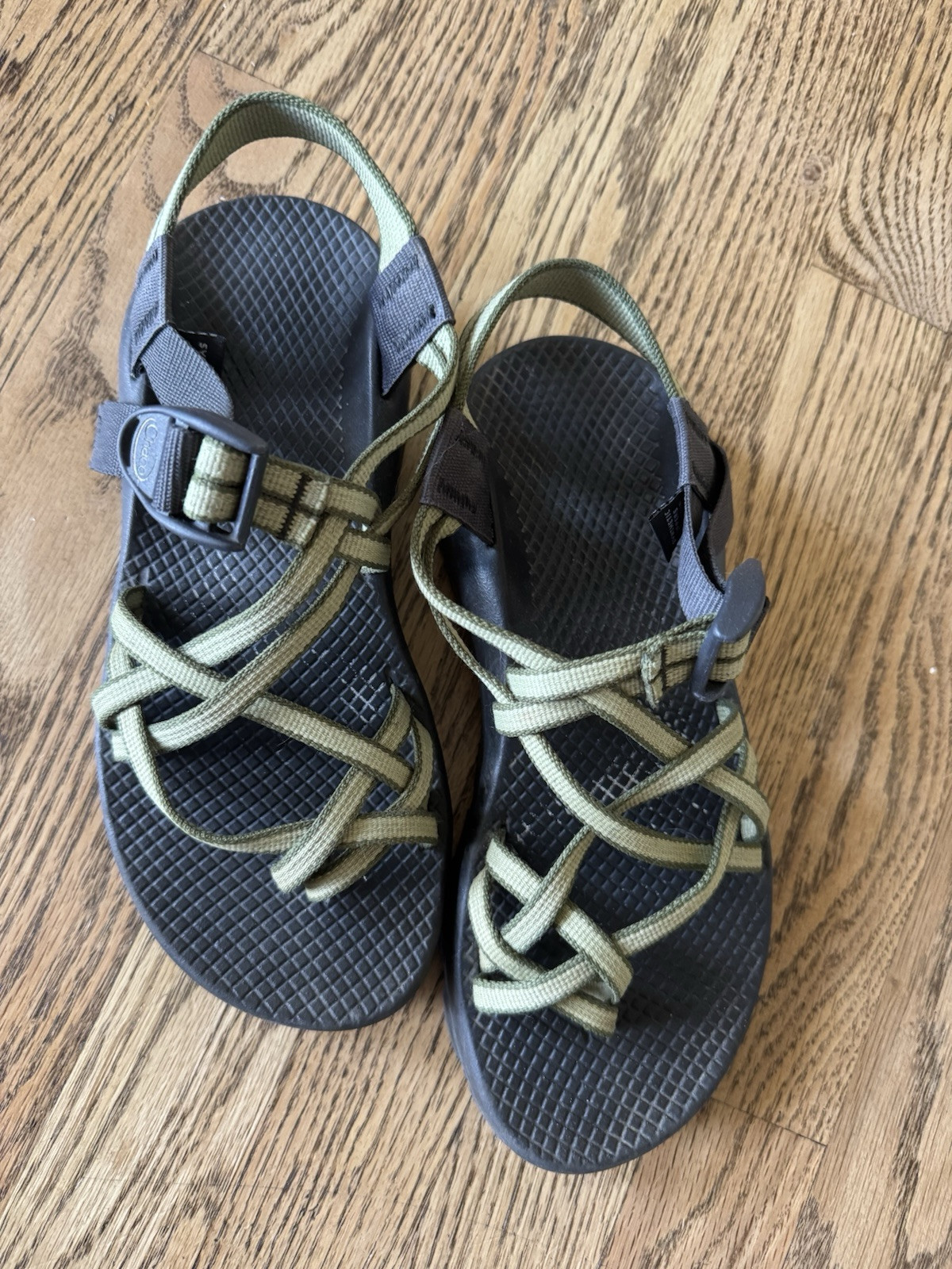 Women's Chaco ZX2 Hiking Sandals Size 7 Green Woven Straps Vibram Sole