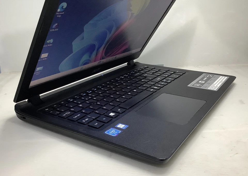 ACER ASPIRE ES1-533,INTEL CELERON N3350,8GB RAM,240GB SSD,WIN 11 PRO 23H2 (067) - Image 3 of 4