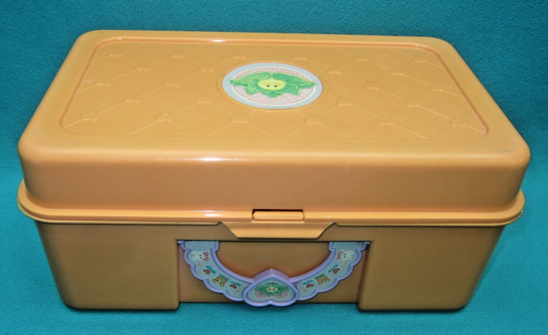 CABBAGE PATCH KIDS LOVE'N GO NURSERY CARRY CASE -- D-36