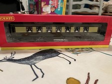 Hornby R4427 Pullman 3rd Class Parlour Car ‘Car No.66’ with Lights
