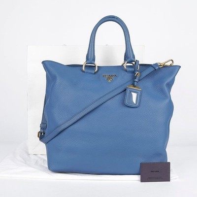 Prada Tasche und Schultertasche blau Leder Vitello Daino 26562213