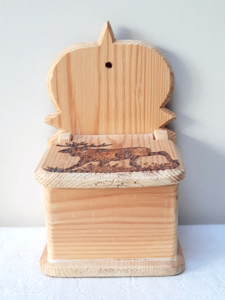 Swedish wooden box with etched elk on the lid - Image 2 of 4