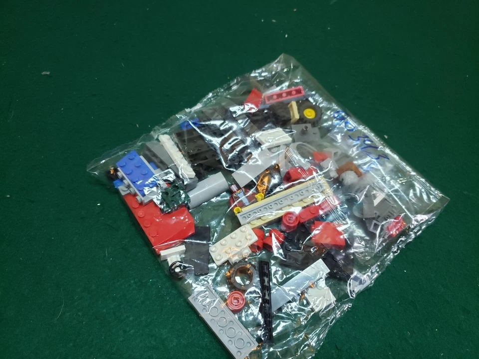 LEGO CITY: Rescue Helicopter Transport (60343), BAG 1 ONLY, 1 fig included - Image 4 of 4