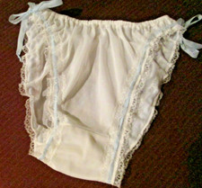 TRUE VTG. - BIKINI PANTIES 100 NYLON SIZE SM WHITE WITH BLUE RIBBON TRIM SISSY