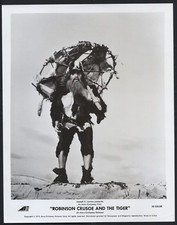 HUGO STIGLITZ in Robinson Crusoe And The Tiger '72 UMBRELLA