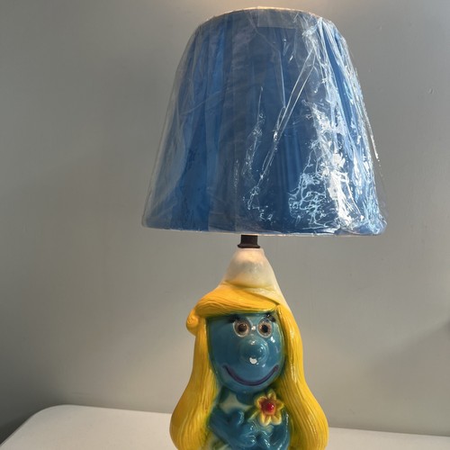 Vintage Schlumpfine Schlümpfe Kreidegeschirr Tischlampe mit Originalschirm getestet funktioniert - Bild 4 von 17