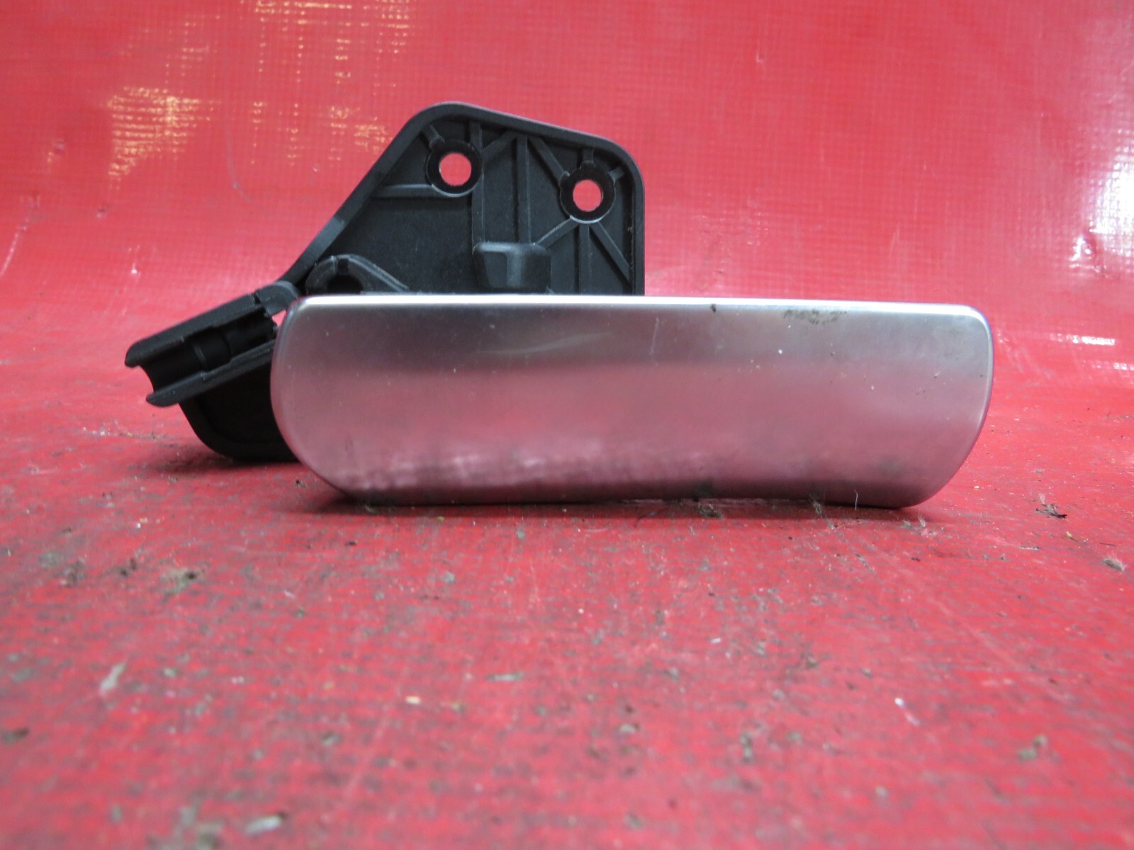 2006 BENTLEY FLYING SPUR HOOD LATCH RELEASE HANDLE