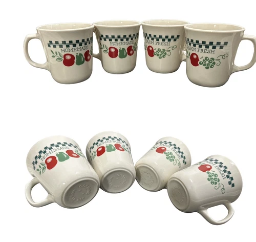Set of 4 Vintage Corelle Corning FARM FRESH Coffee Mugs Retired Apples