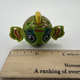 Spinmaster Zoobles Spring To Life sea habit Seagonia green fish Toy Figure Sega