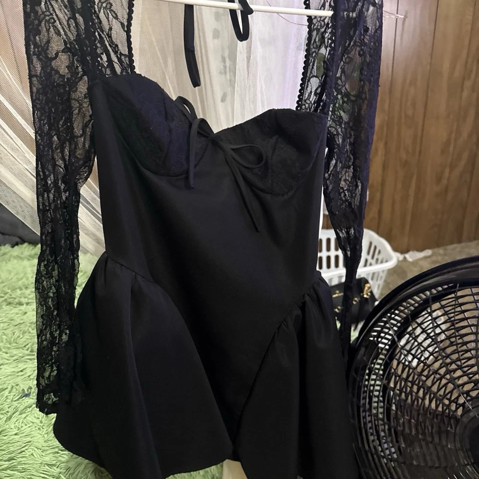 Mujer Negro Elegante, Vestido de Noche, Corto, Encaje Manga Larga, Escote Corazón Foto 2 de 4