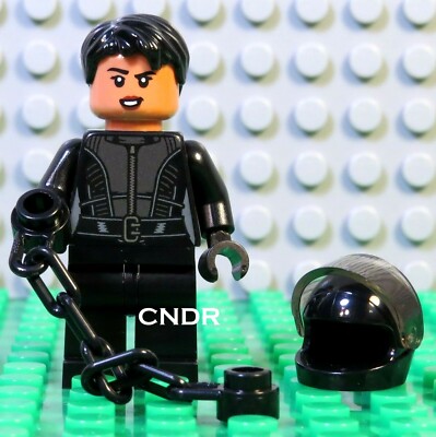 Lego DC Batman 76183 Batcave the Riddler Face-Off SELINA KYLE minifigure +helmet