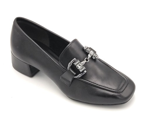 Tamaris 24310-42 Mocasín De Piel Negro Con Hebilla Plateada Tacón 3cm