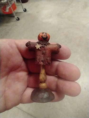 5 Spooky Whimsical Hand Painted Resin Halloween Figures Salem Collection - Picture 6 of 6