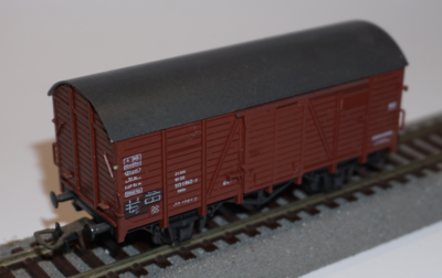ROCO Wagon couvert à essieux, parois Permaplex DB ep IV HO 1/87 ROCO Wagon couvert à essieux, parois Permaplex DB ep IV HO 1/87