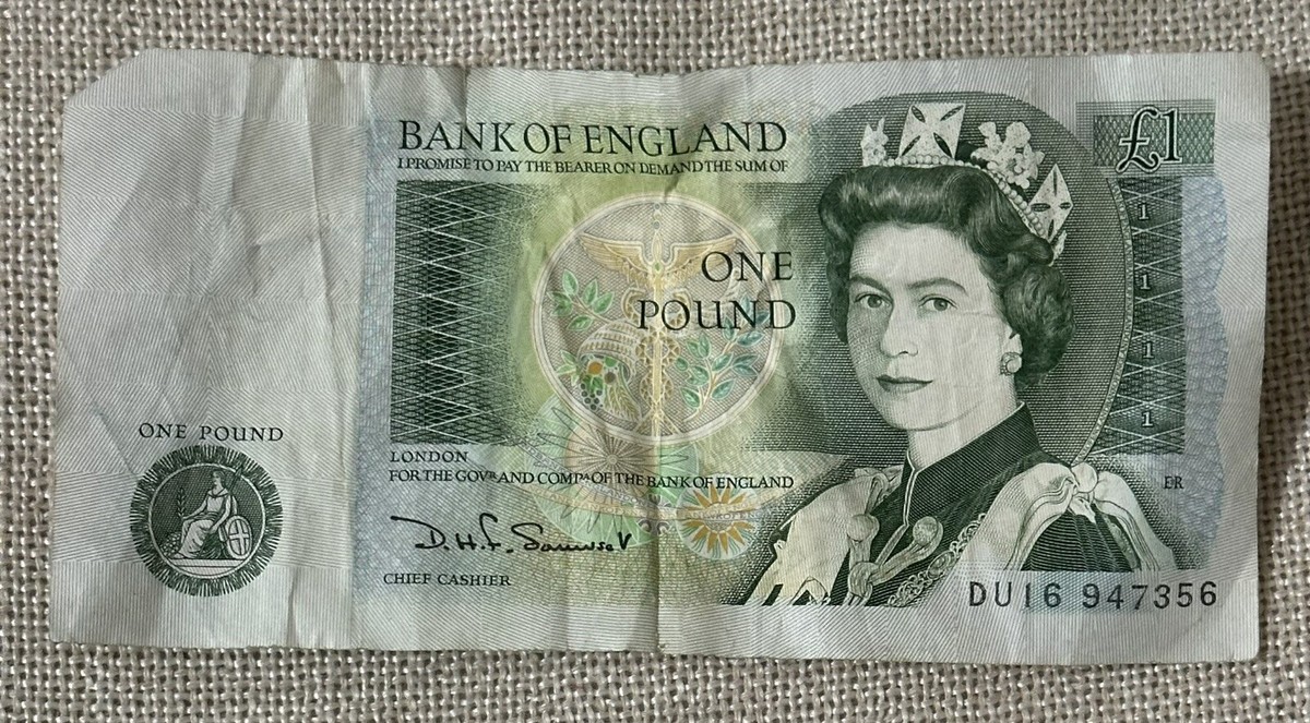 Bank of England - One Pound BANK NOTE - Queen Elizabeth II - Sir