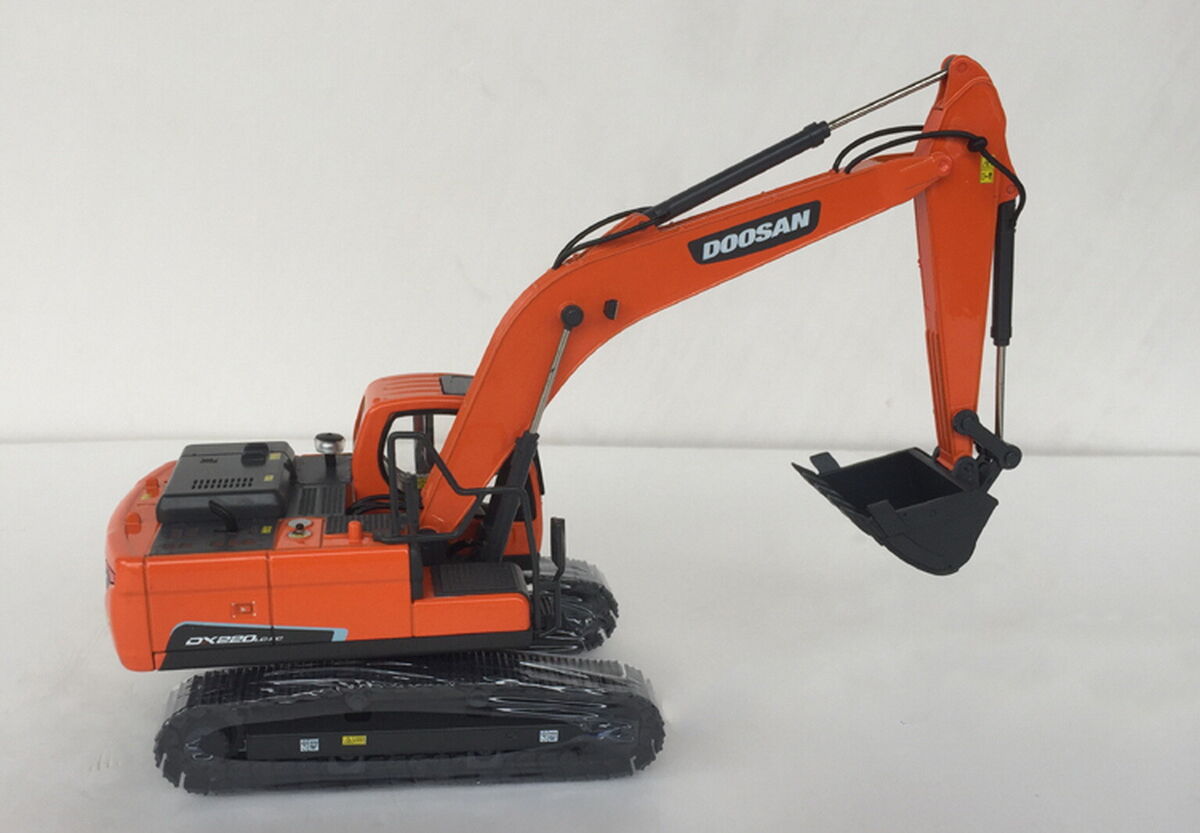1/40 DOOSAN DX220LC-9C Hydraulic Excavator 2019 Diecast 1/40 DOOSAN DX220LC-9C Hydraulic Excavator 2019 Diecast