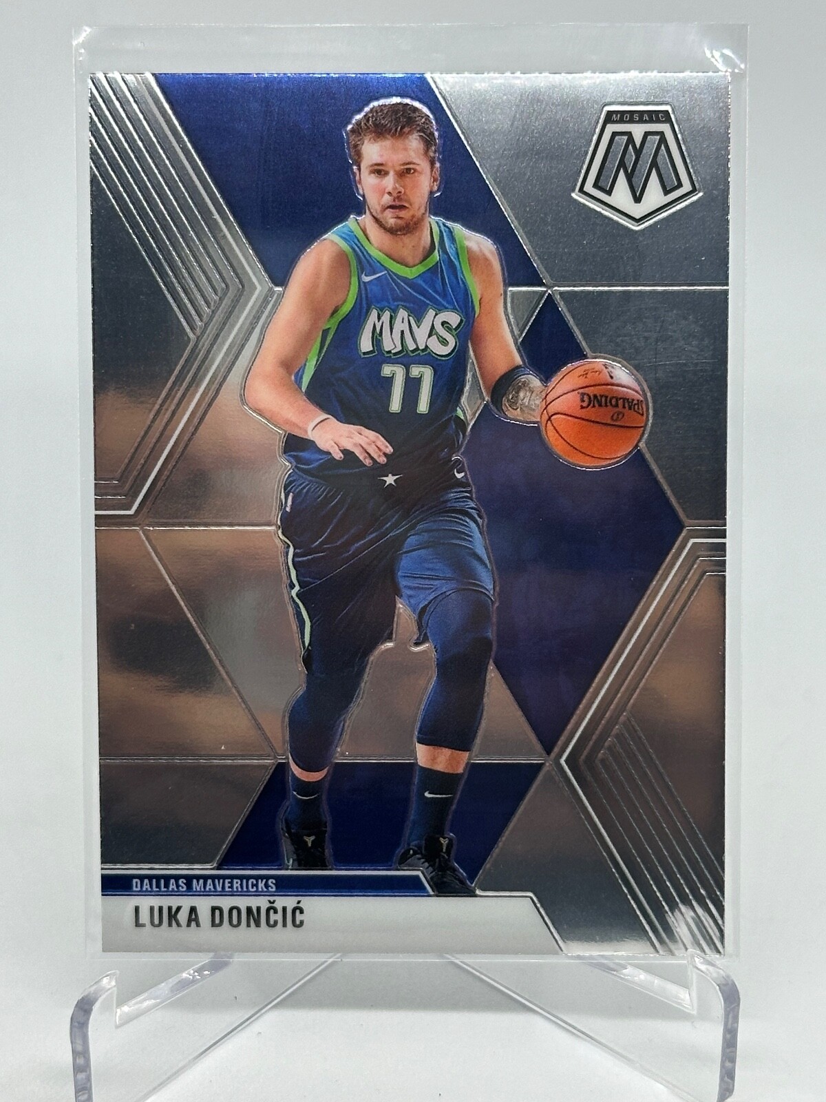 2019-20 Panini Mosaic Basketball #44 Luka Doncic Panini Dallas Mavericks