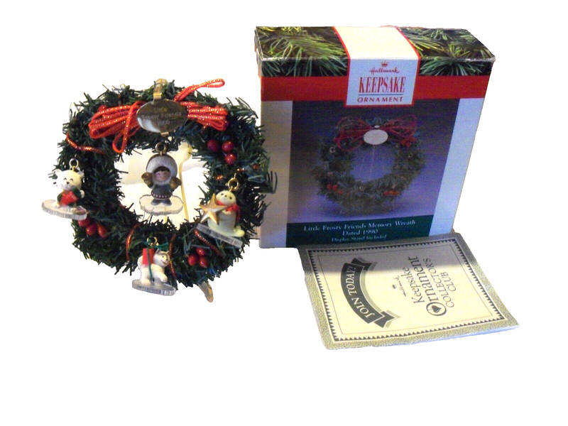 1990 HALLMARK LITTLE FROSTY FRIENDS MEMORY WREATH WITH 4 ORNAMENTS, STAND & BOX